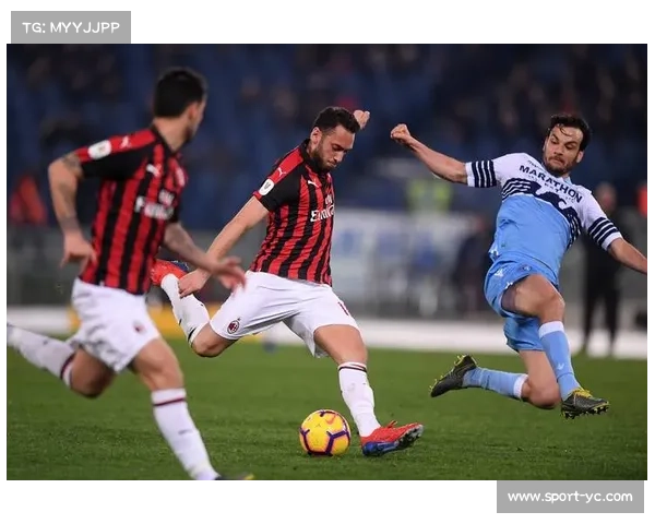 AC米兰主场进攻套路解析，边中结合成效显著